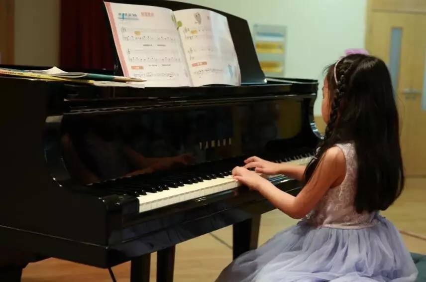 孩子彈鋼琴，手型一定要規范嗎？